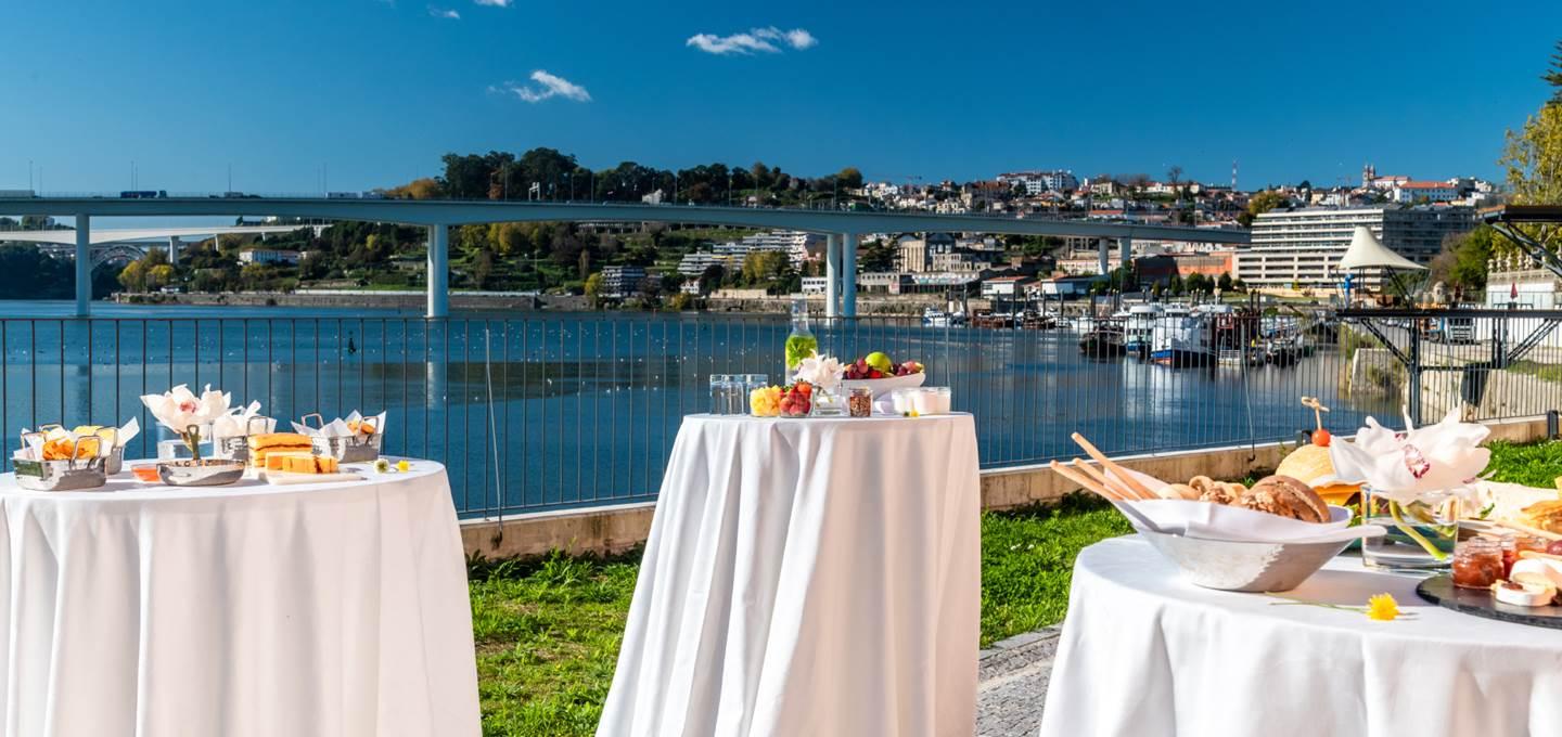 Pestana Douro Riverside - Preferred Hotels & Resorts, Lifestyle Valbom  Екстериор снимка View of the Rhine from the hotel